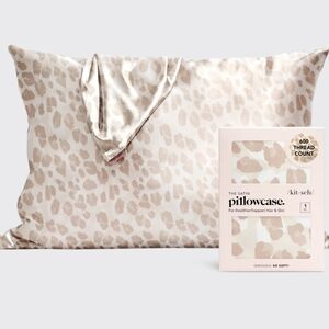 NWT Set of 2 Kitsch the satin pillowcases in Lepord print size 26" x 19"